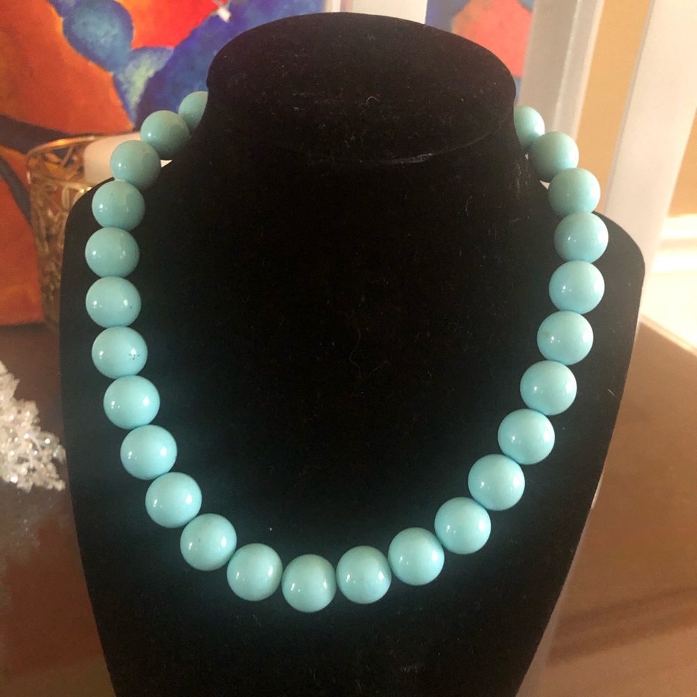 Turquoise beaded necklace